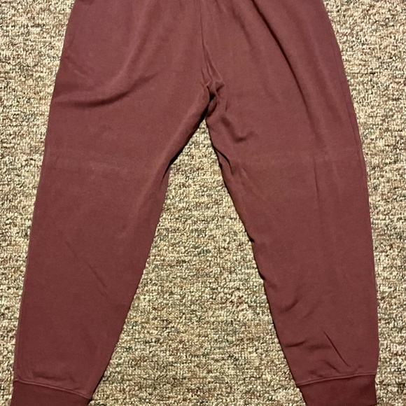 XL Women’s Nike Joggers - Picture 2 of 4